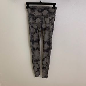 Athleta leggings: gray with flowers, size 4